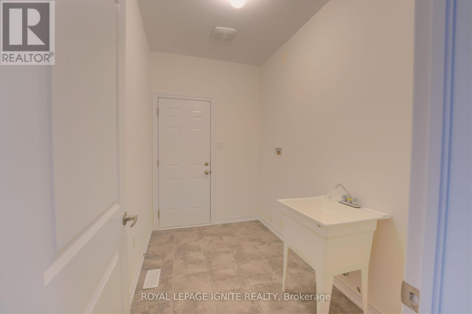 43 East Vista Terrace, Quinte West, Ontario  K0K 1L0 - Photo 26 - X12642680