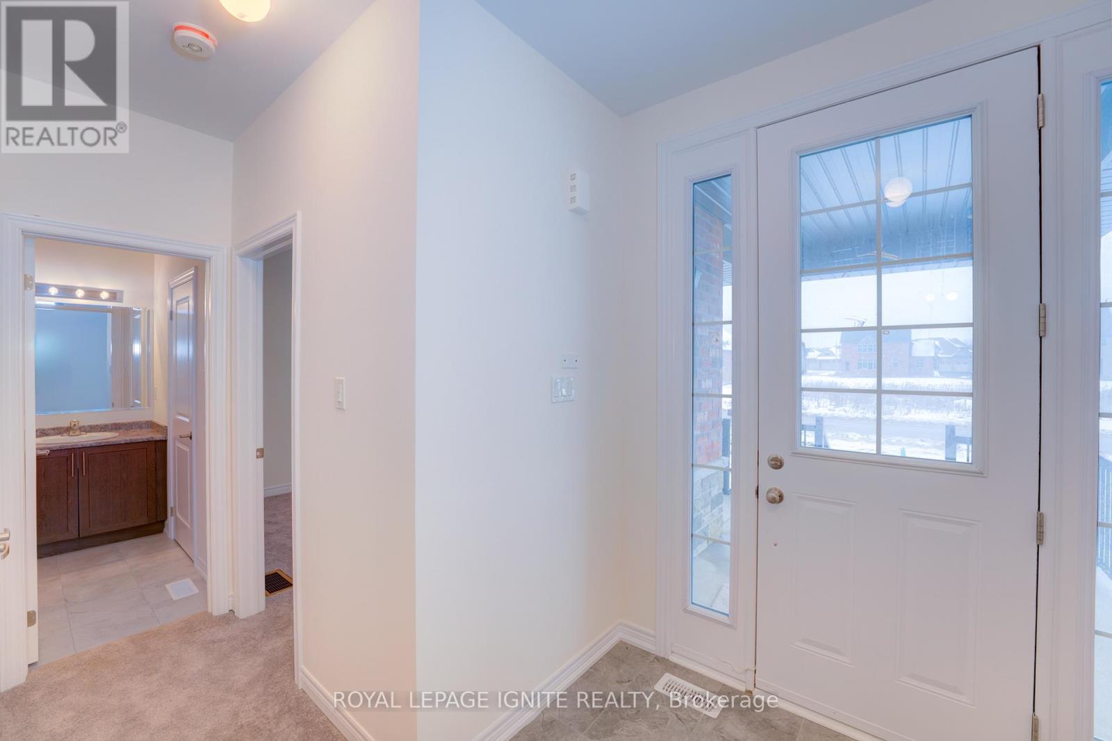 43 East Vista Terrace, Quinte West, Ontario  K0K 1L0 - Photo 4 - X12642680