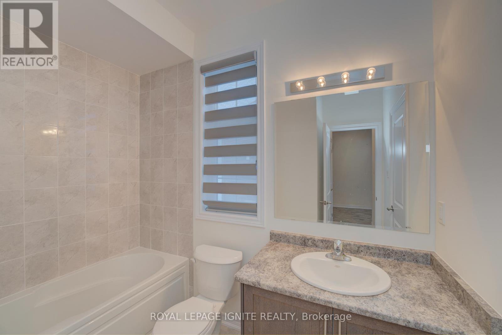 43 East Vista Terrace, Quinte West, Ontario  K0K 1L0 - Photo 6 - X12642680