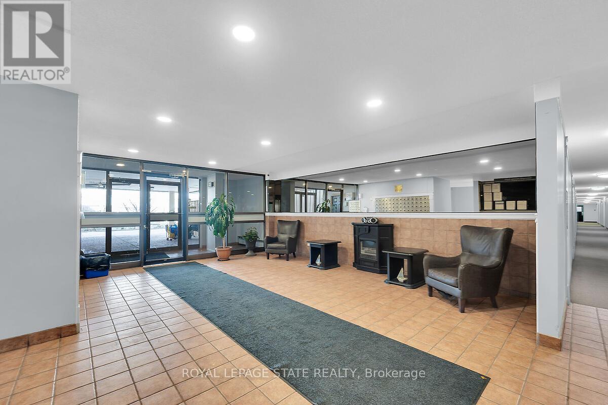 811 - 15 Albright Road, Hamilton, Ontario L8K 5J2 - Photo 4 - X12642684