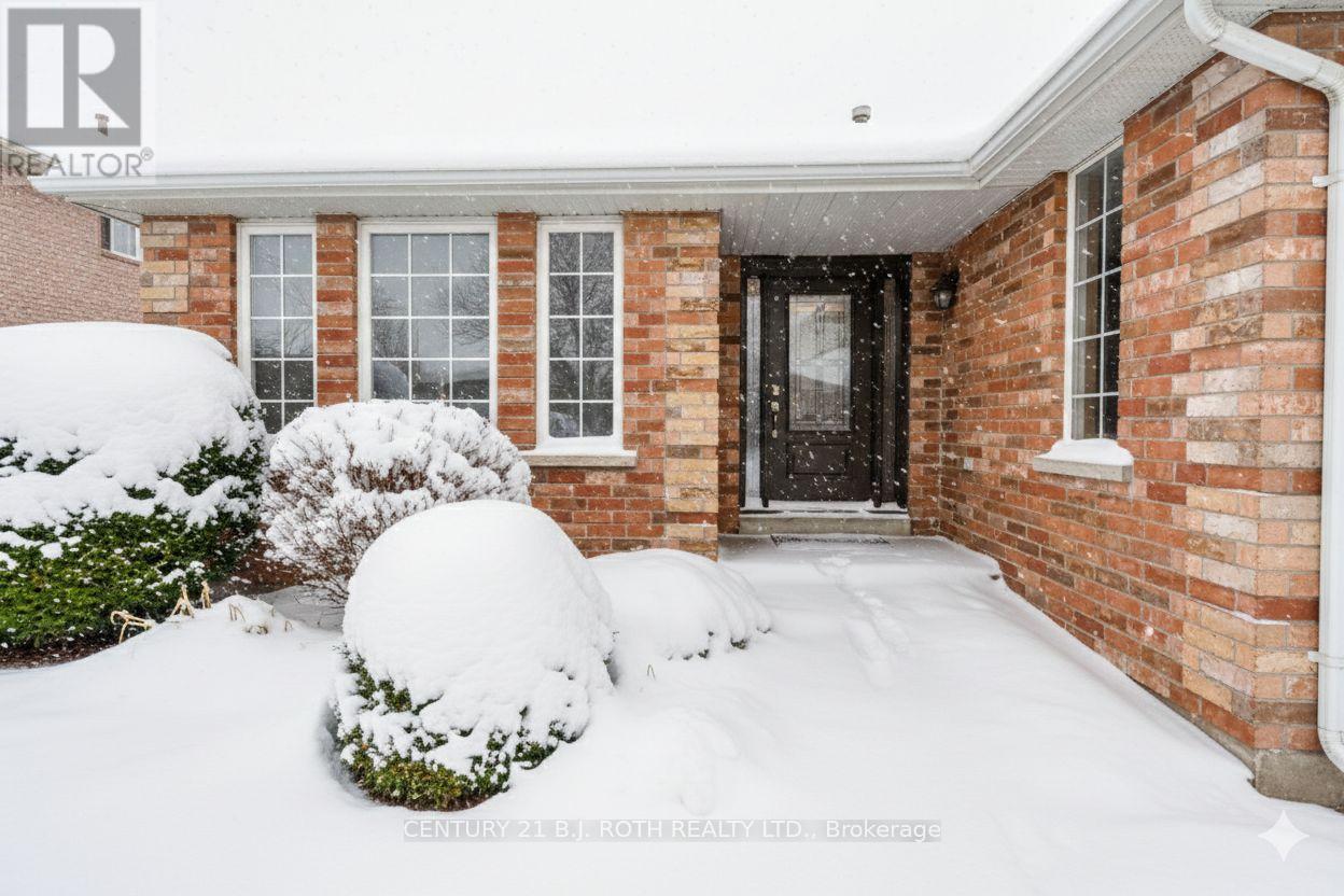 77 Sun King Crescent, Barrie, Ontario  L4M 7K4 - Photo 3 - S12321318