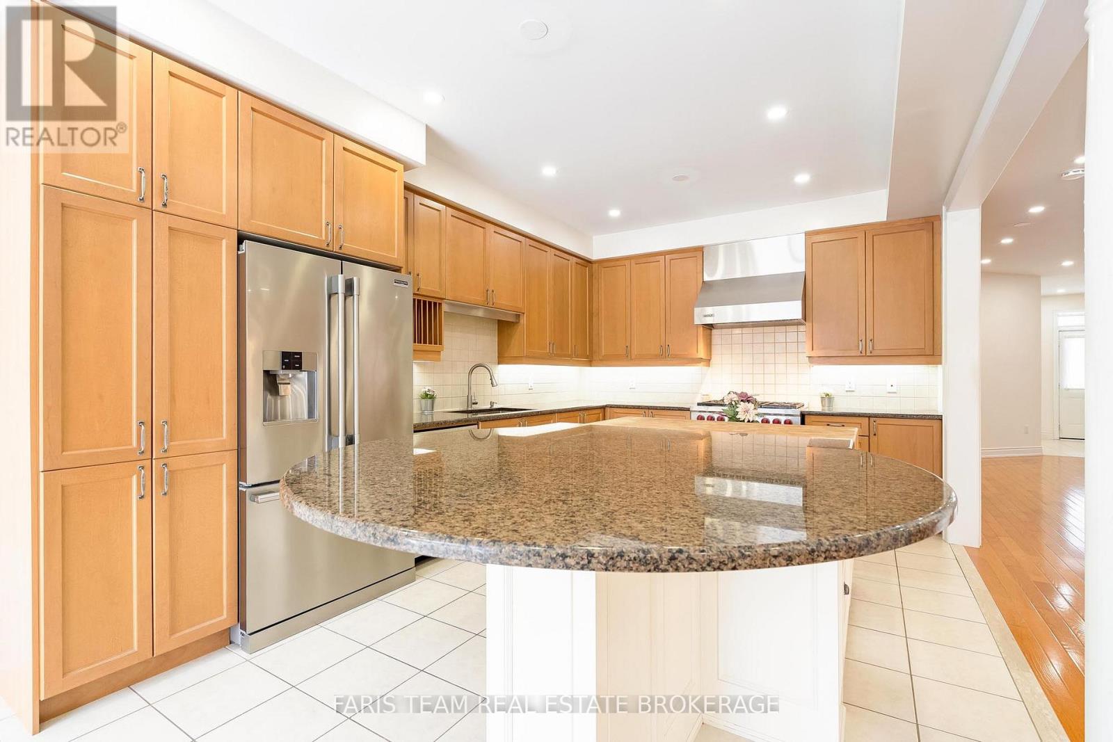 146 Sandringham Drive, Barrie, Ontario  L4M 0C9 - Photo 11 - S12596706