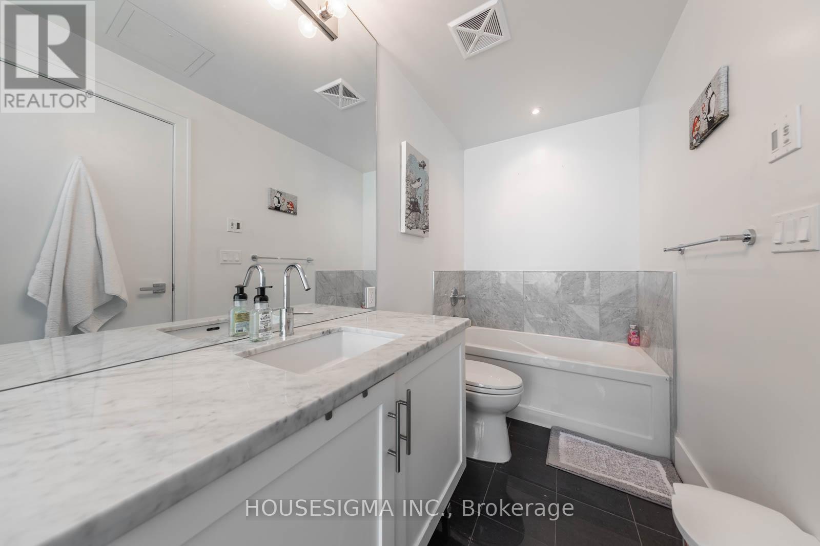 423 - 29 Queens Quay E, Toronto, Ontario  M5E 0A4 - Photo 11 - C12642766