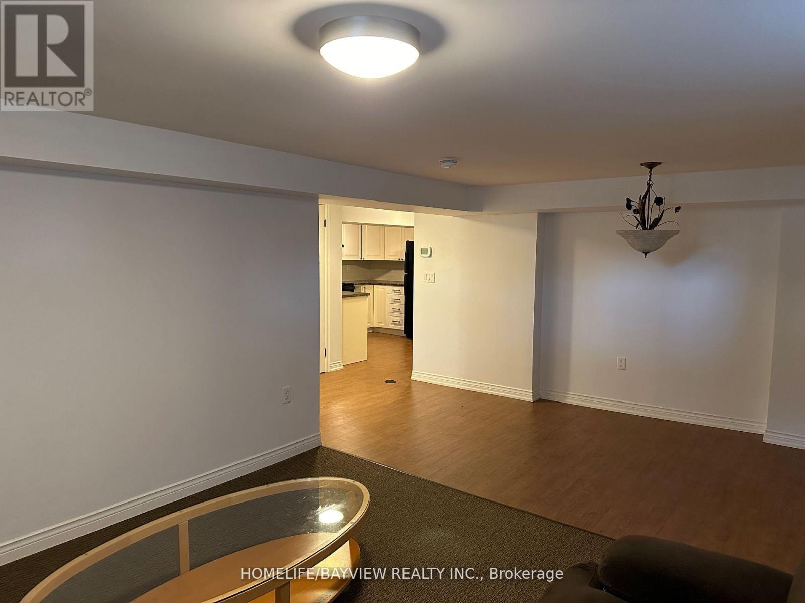 85 Child(Lower) Drive, Aurora, Ontario  L4G 1Y8 - Photo 4 - N12642726