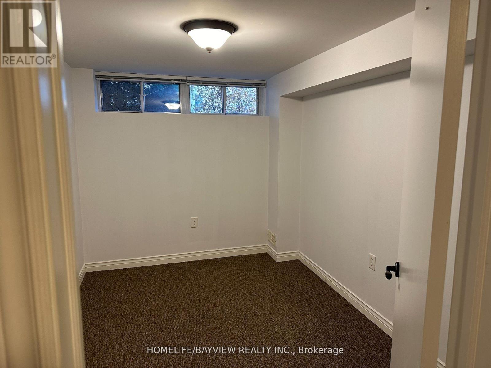 85 Child(Lower) Drive, Aurora, Ontario  L4G 1Y8 - Photo 6 - N12642726