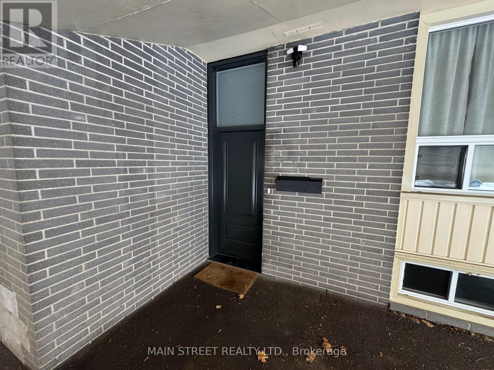 57 Dunning Avenue, Aurora, Ontario  L4G 1A2 - Photo 2 - N12642812