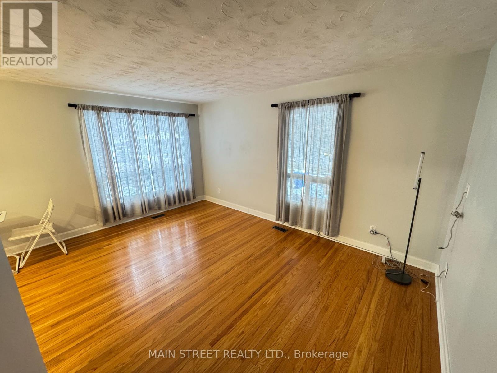 57 Dunning Avenue, Aurora, Ontario  L4G 1A2 - Photo 3 - N12642812