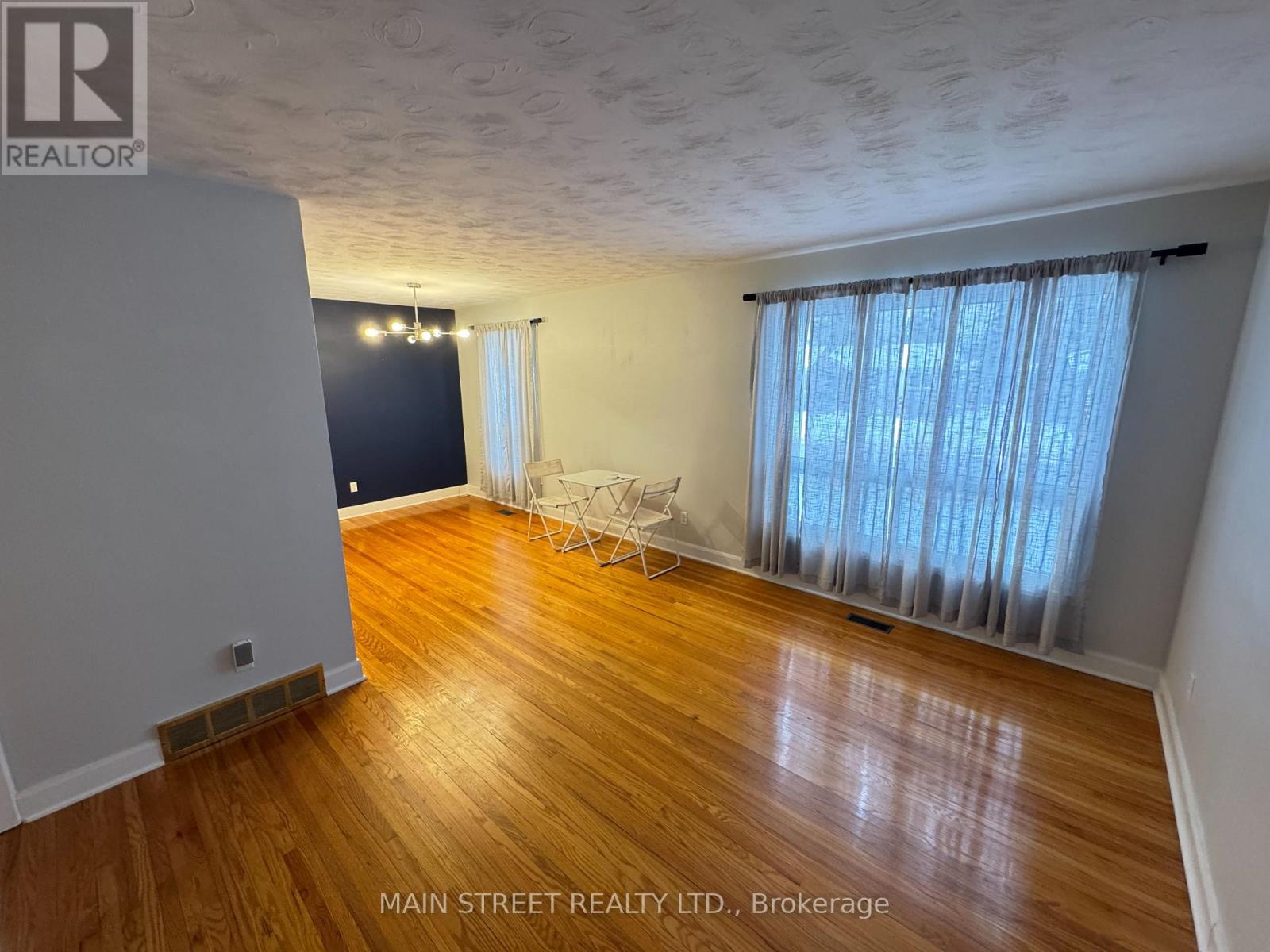 57 Dunning Avenue, Aurora, Ontario  L4G 1A2 - Photo 4 - N12642812