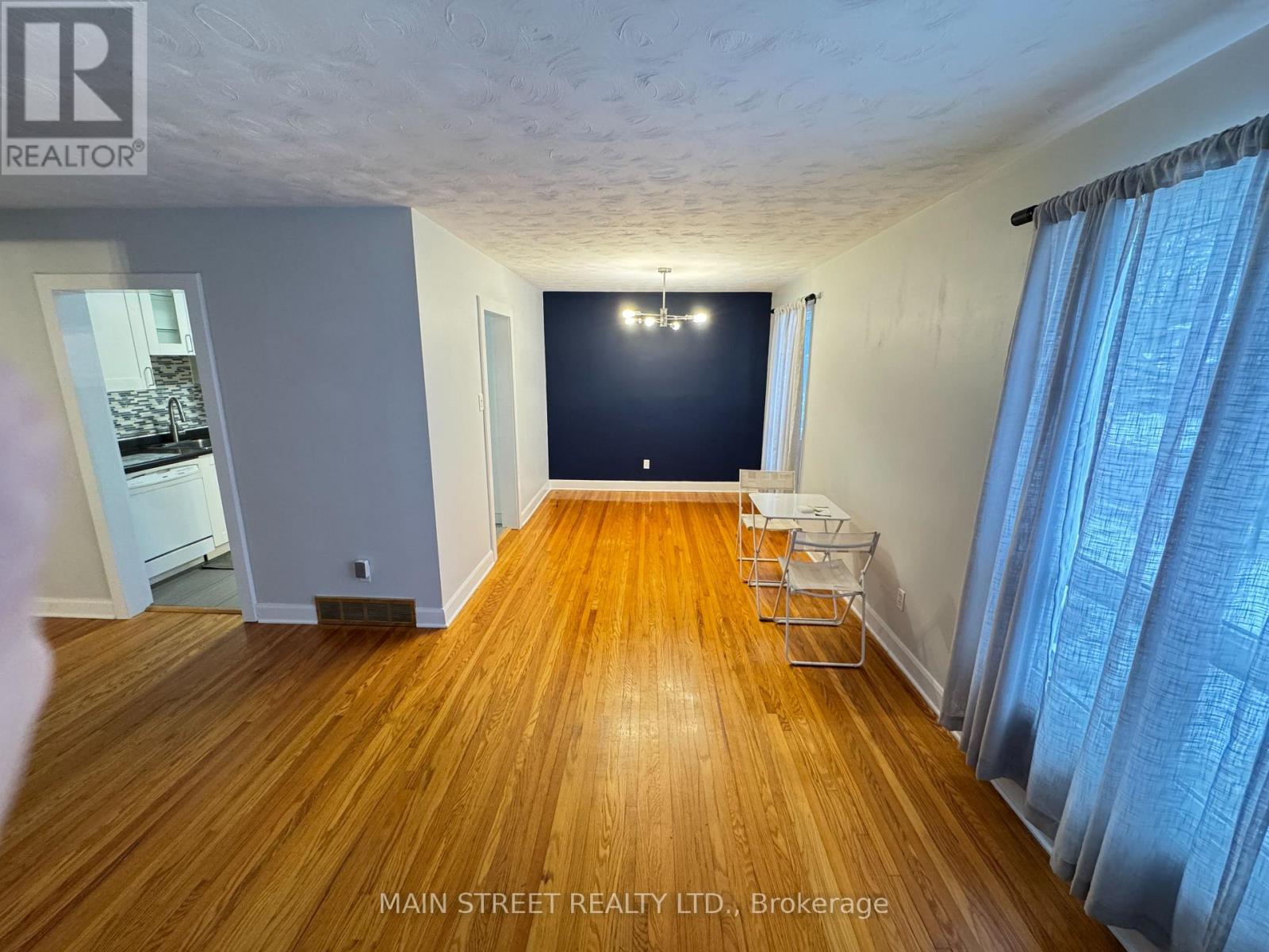 57 Dunning Avenue, Aurora, Ontario  L4G 1A2 - Photo 5 - N12642812