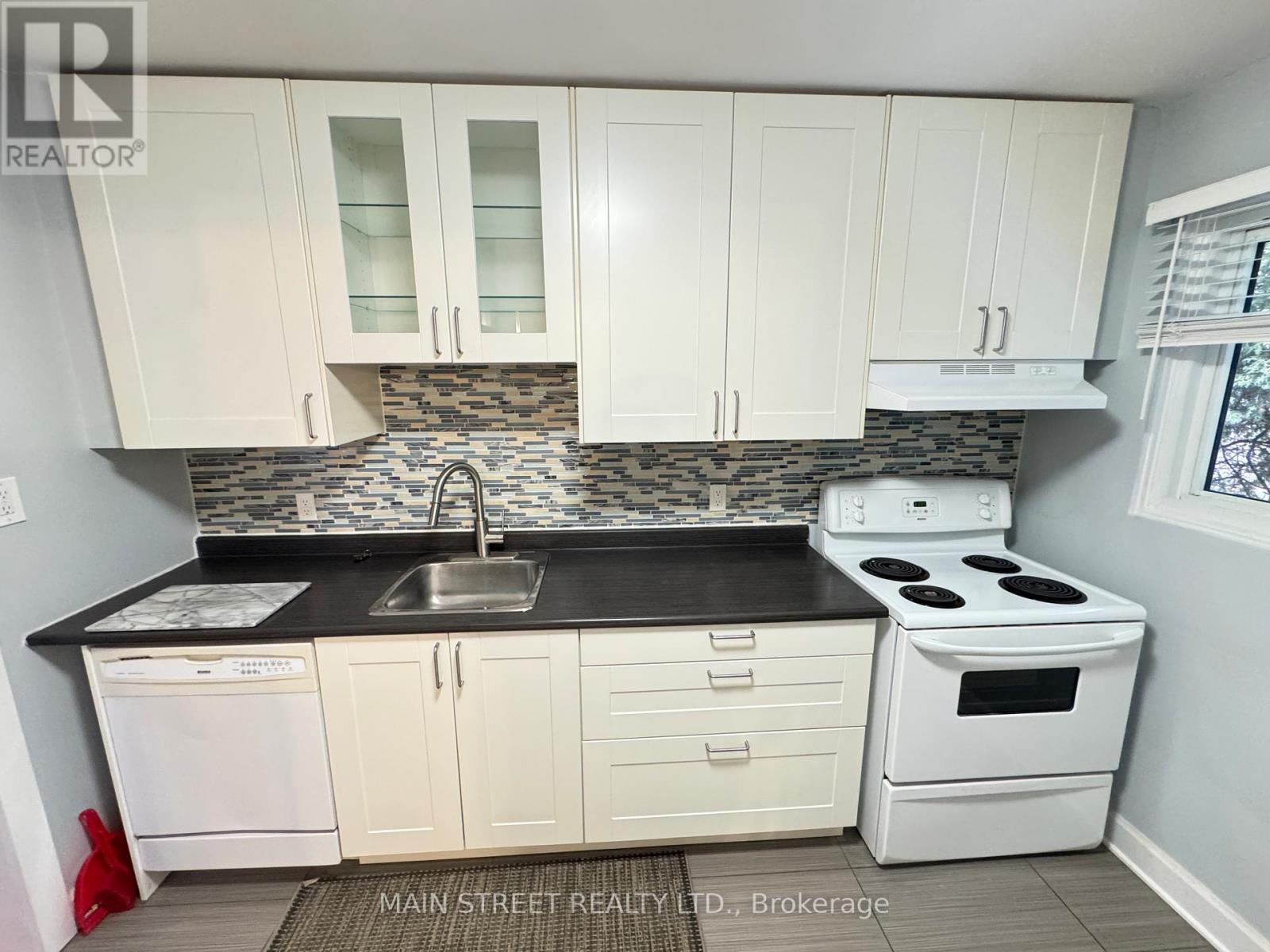 57 Dunning Avenue, Aurora, Ontario  L4G 1A2 - Photo 7 - N12642812