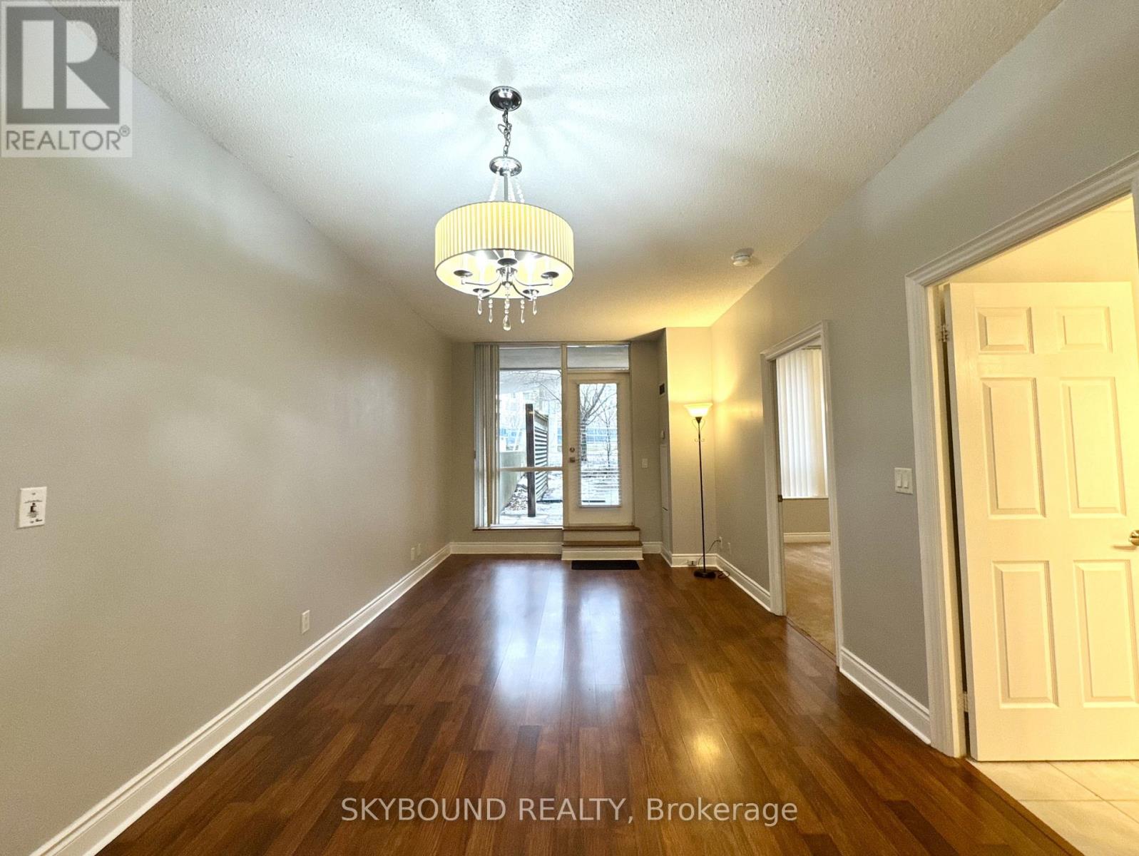 131 - 33 Cox Boulevard, Markham, Ontario  L3R 8A6 - Photo 4 - N12642834