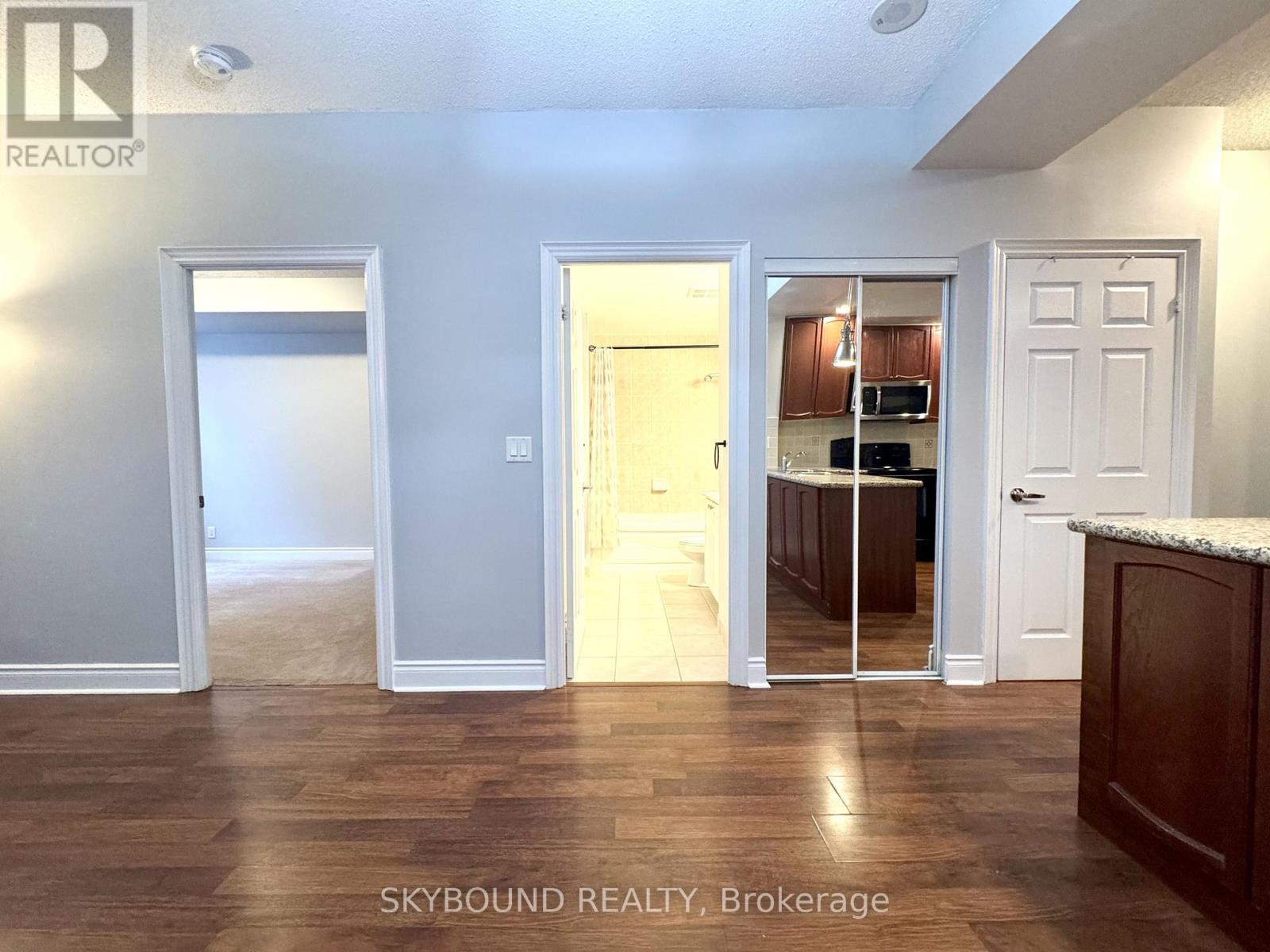 131 - 33 Cox Boulevard, Markham, Ontario  L3R 8A6 - Photo 6 - N12642834