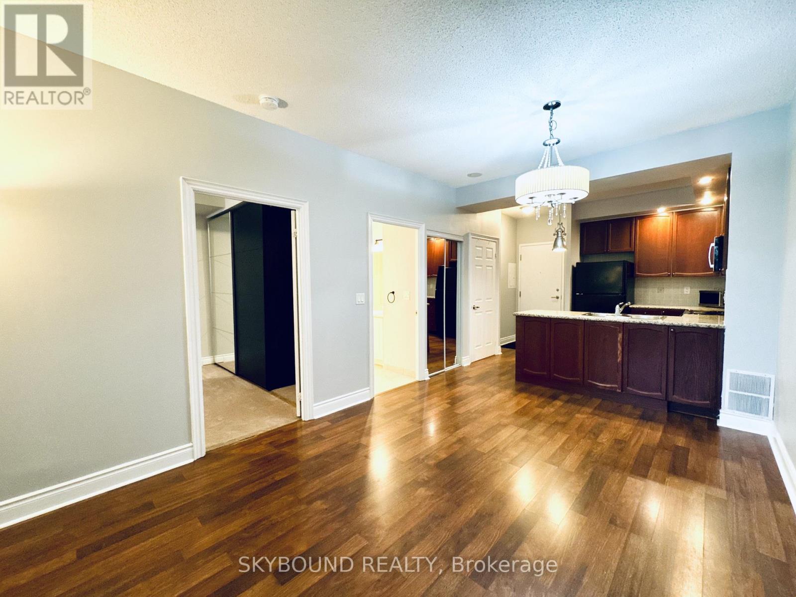 131 - 33 Cox Boulevard, Markham, Ontario  L3R 8A6 - Photo 8 - N12642834