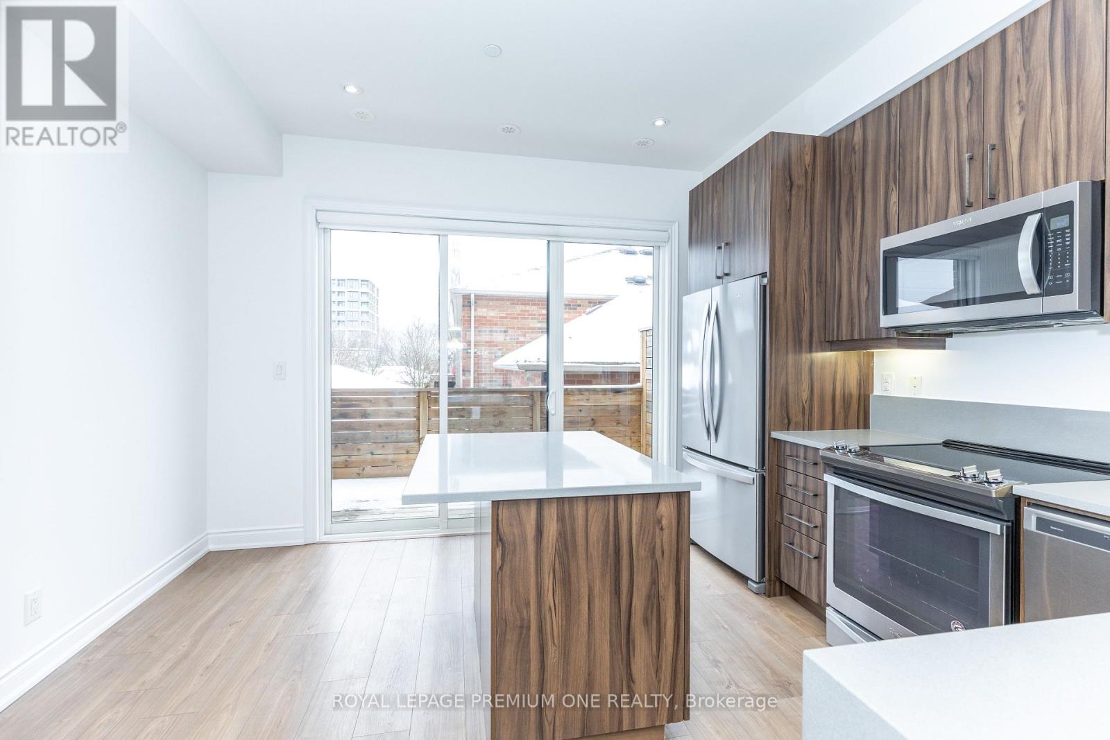 31 Salvador Allende Court, Toronto, Ontario  M6G 0A3 - Photo 10 - C12604668