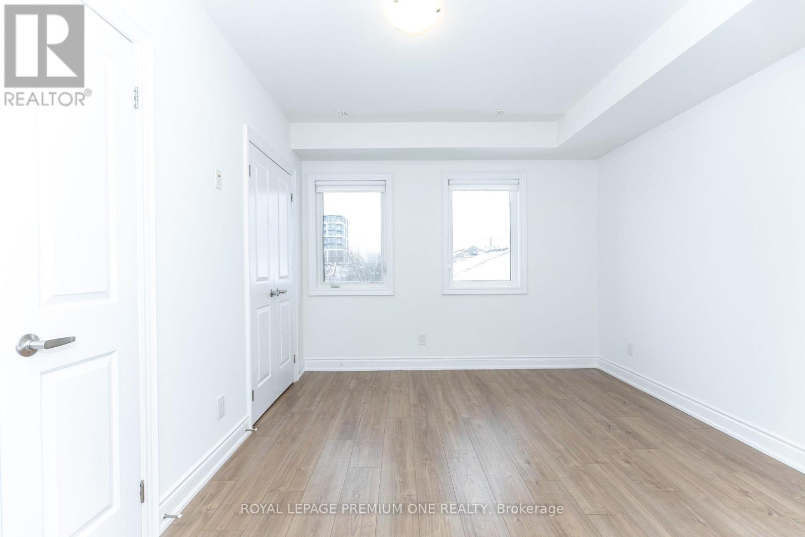 31 Salvador Allende Court, Toronto, Ontario  M6G 0A3 - Photo 17 - C12604668