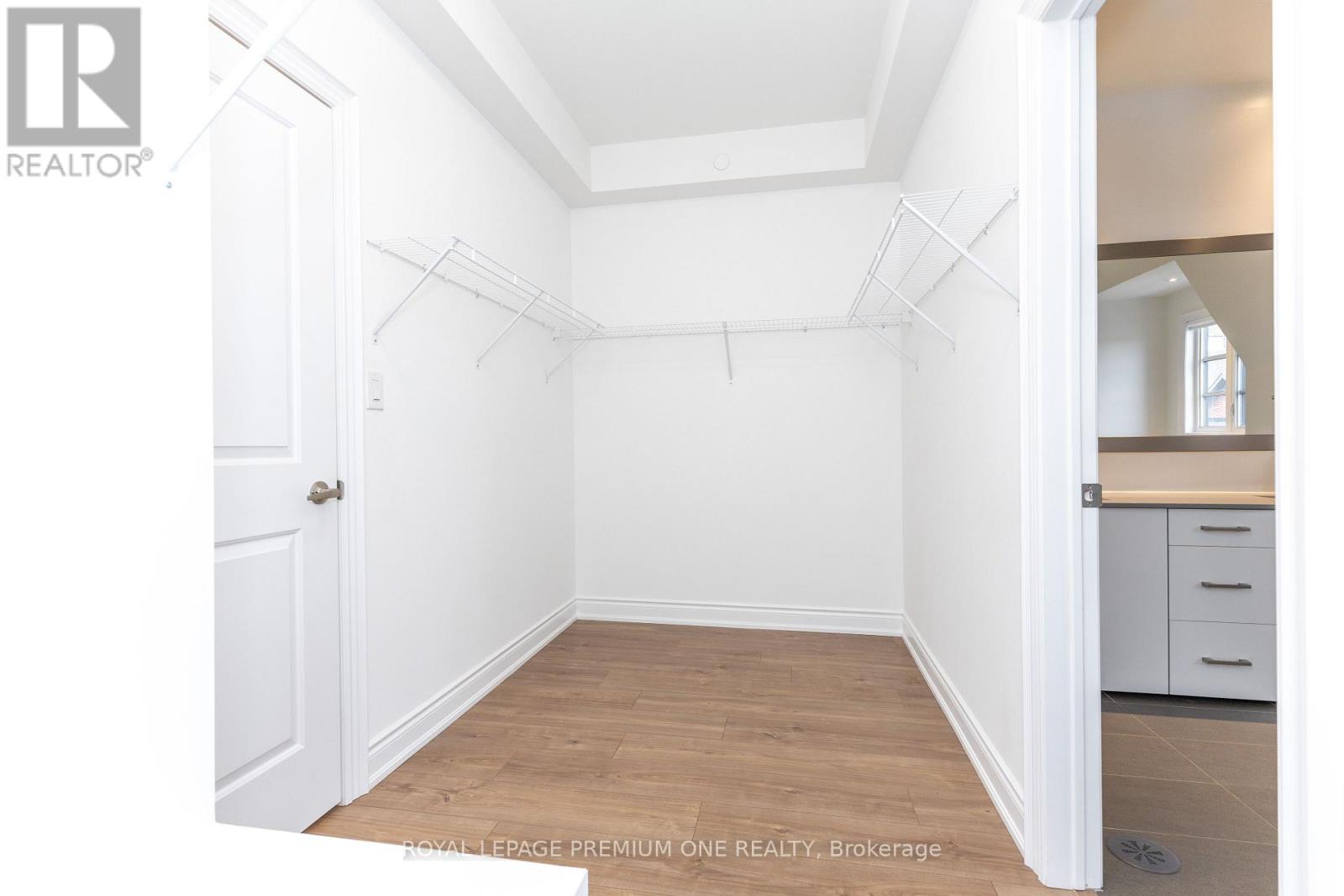 31 Salvador Allende Court, Toronto, Ontario  M6G 0A3 - Photo 29 - C12604668