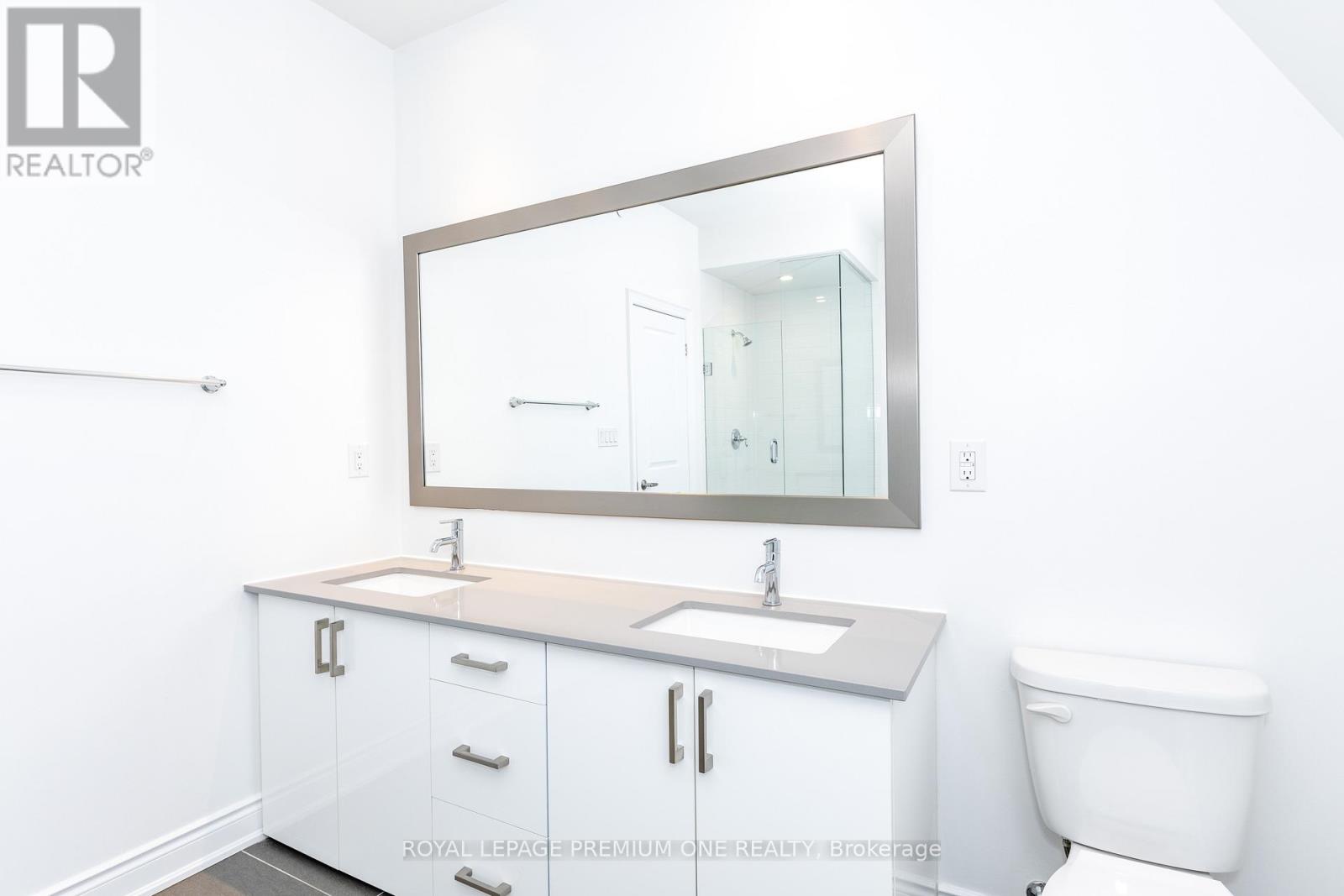 31 Salvador Allende Court, Toronto, Ontario  M6G 0A3 - Photo 33 - C12604668