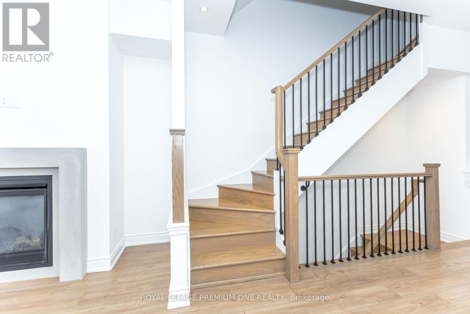 31 Salvador Allende Court, Toronto, Ontario  M6G 0A3 - Photo 16 - C12604668