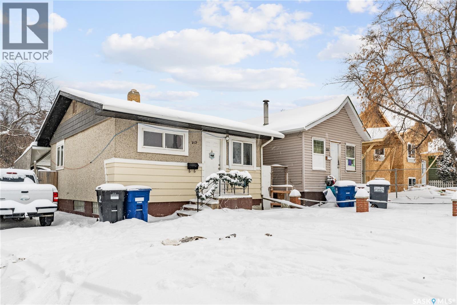 212 W Avenue S, Saskatoon, Saskatchewan  S7M 3G3 - Photo 1 - SK025670