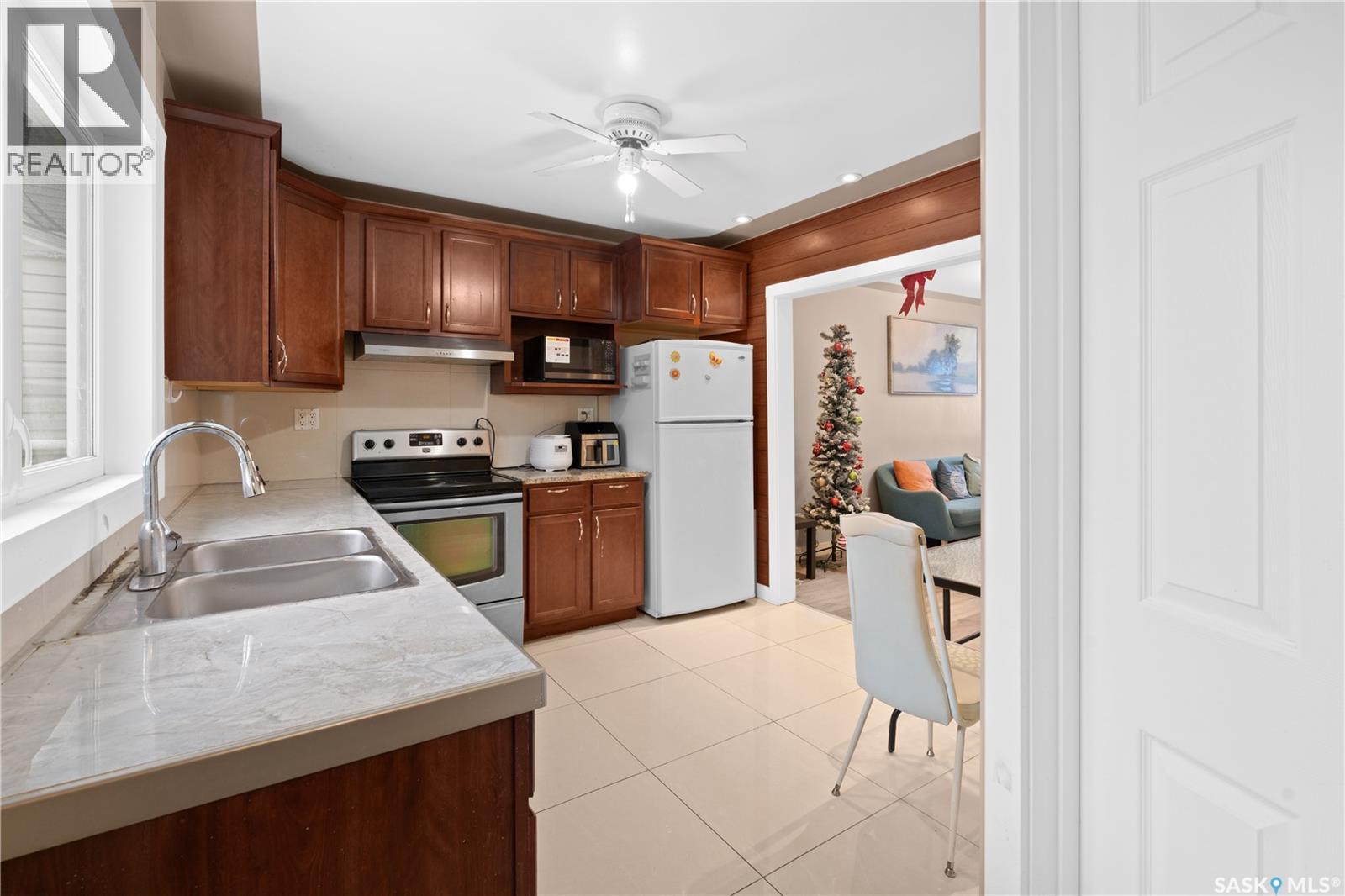 212 W Avenue S, Saskatoon, Saskatchewan  S7M 3G3 - Photo 10 - SK025670