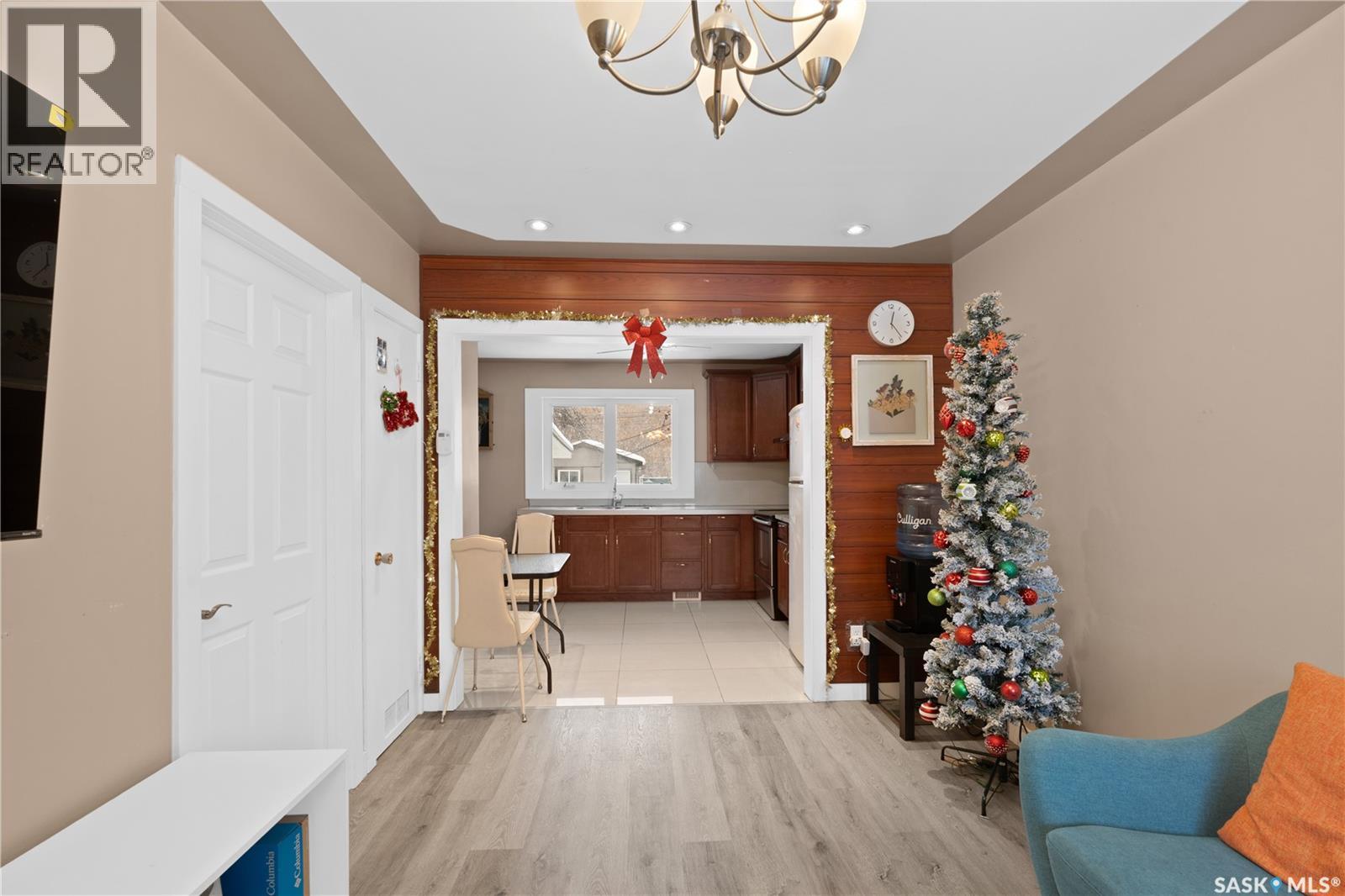 212 W Avenue S, Saskatoon, Saskatchewan  S7M 3G3 - Photo 4 - SK025670