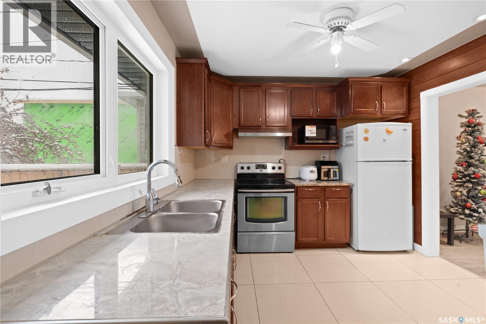 212 W Avenue S, Saskatoon, Saskatchewan  S7M 3G3 - Photo 7 - SK025670