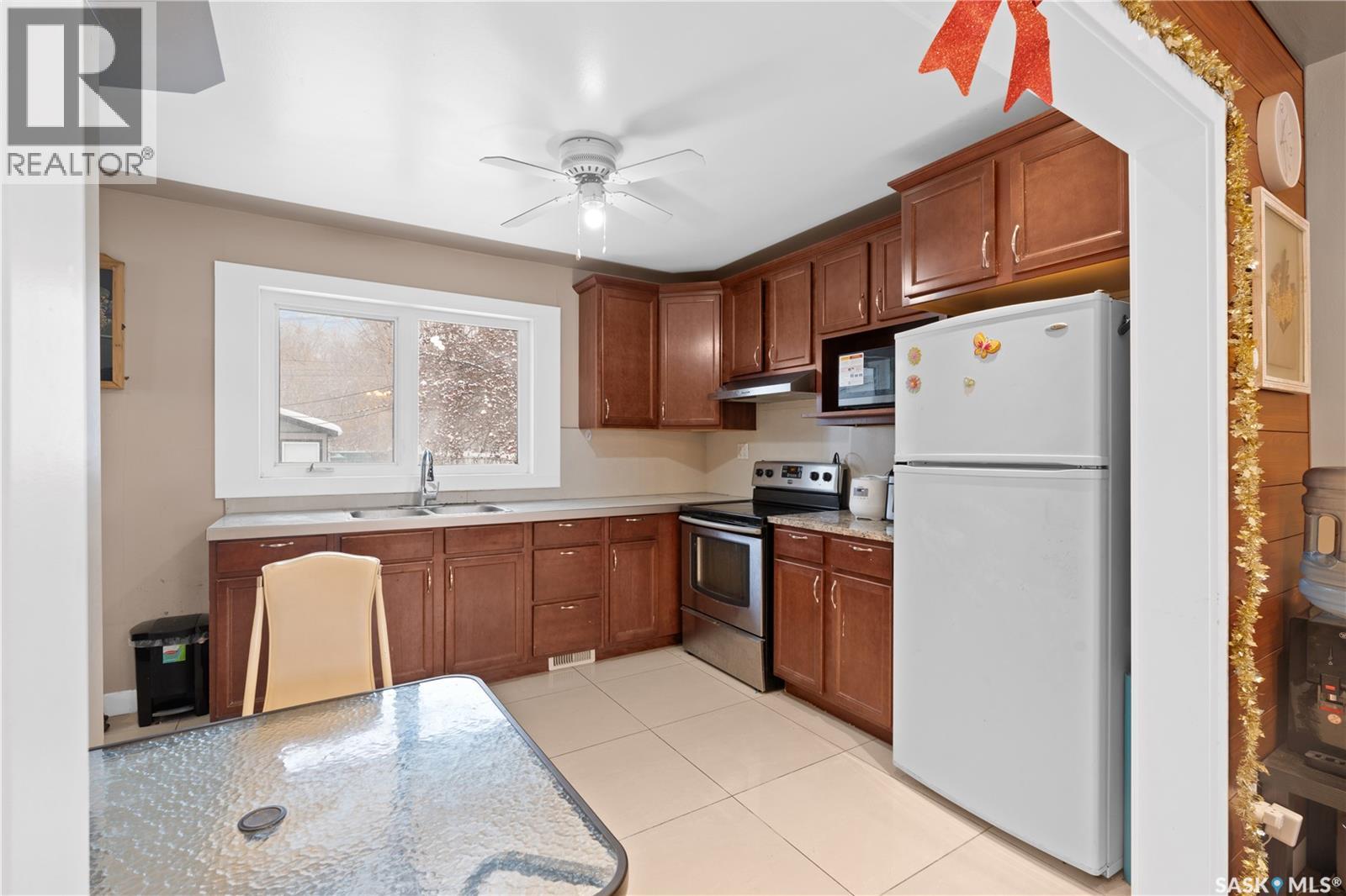 212 W Avenue S, Saskatoon, Saskatchewan  S7M 3G3 - Photo 8 - SK025670