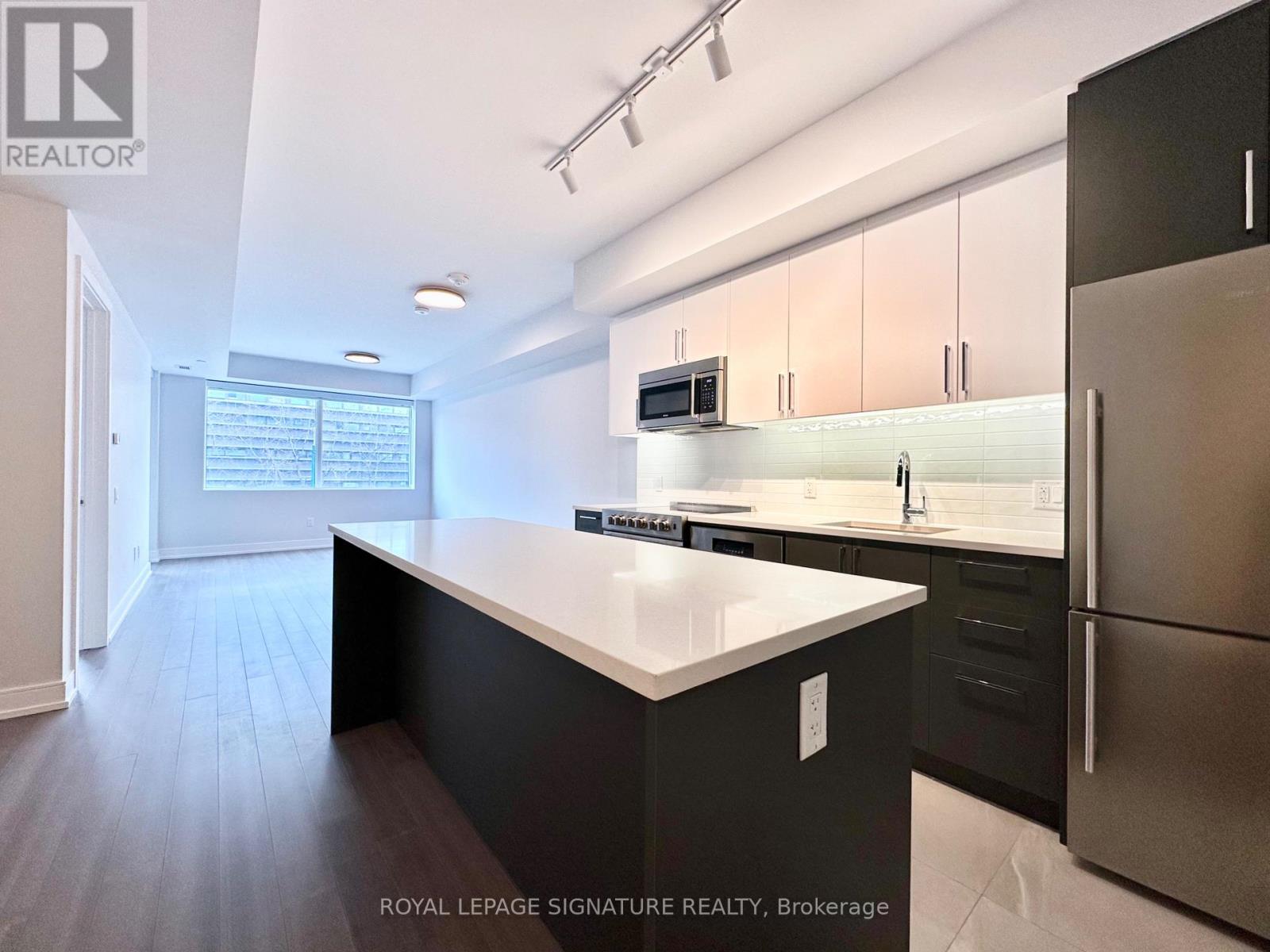 210 - 664 SPADINA AVENUE, Toronto, Ontario