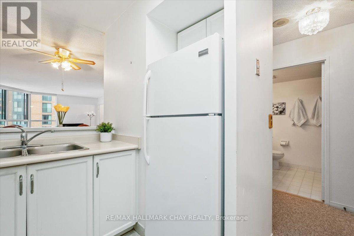 1404 - 150 Dunlop Street E, Barrie, Ontario  L4M 6H1 - Photo 10 - S12642750