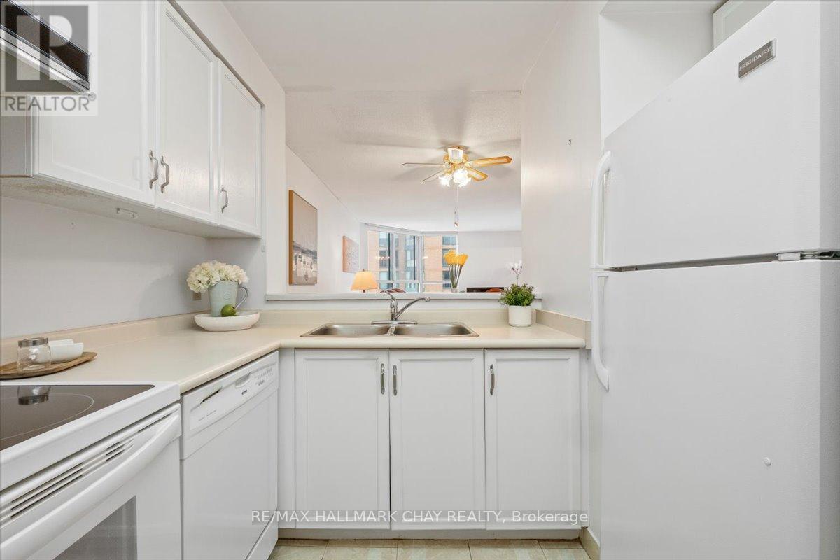 1404 - 150 Dunlop Street E, Barrie, Ontario  L4M 6H1 - Photo 9 - S12642750