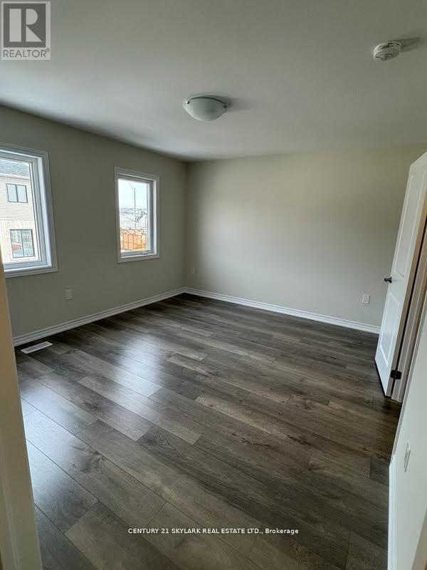 6 Wagon Lane N, Barrie (Innis-Shore), Ontario  L9J 0C2 - Photo 12 - S12642800