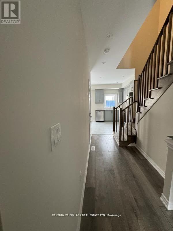 6 Wagon Lane N, Barrie (Innis-Shore), Ontario  L9J 0C2 - Photo 31 - S12642800