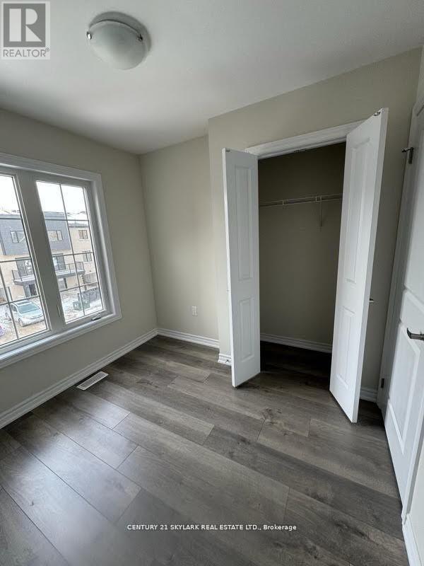 6 Wagon Lane N, Barrie (Innis-Shore), Ontario  L9J 0C2 - Photo 5 - S12642800