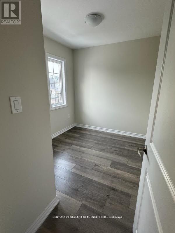 6 Wagon Lane N, Barrie (Innis-Shore), Ontario  L9J 0C2 - Photo 6 - S12642800