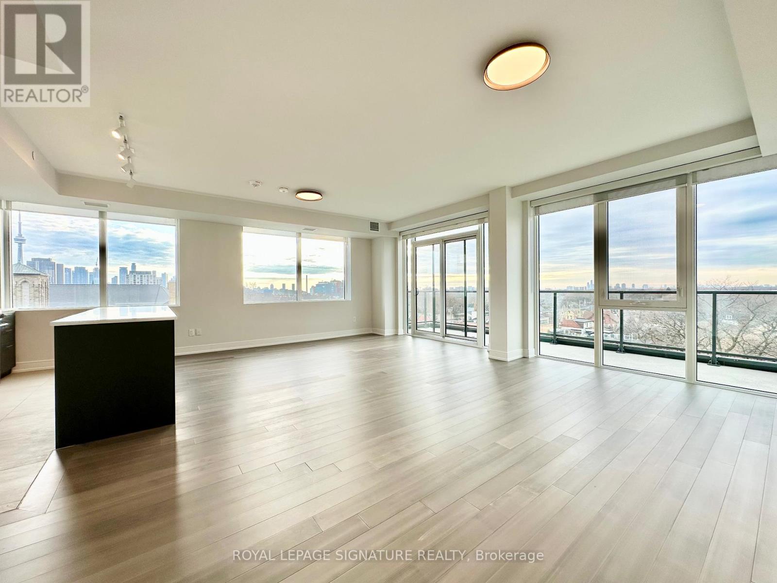 701 - 664 Spadina Avenue, Toronto (University), Ontario  M5S 0G4 - Photo 2 - C12642826