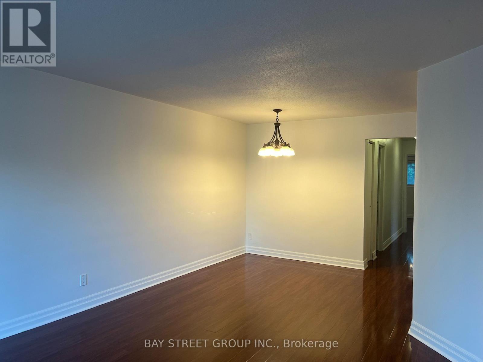 3420 Galena Crescent N, Mississauga, Ontario  L5A 3L8 - Photo 2 - W12459018