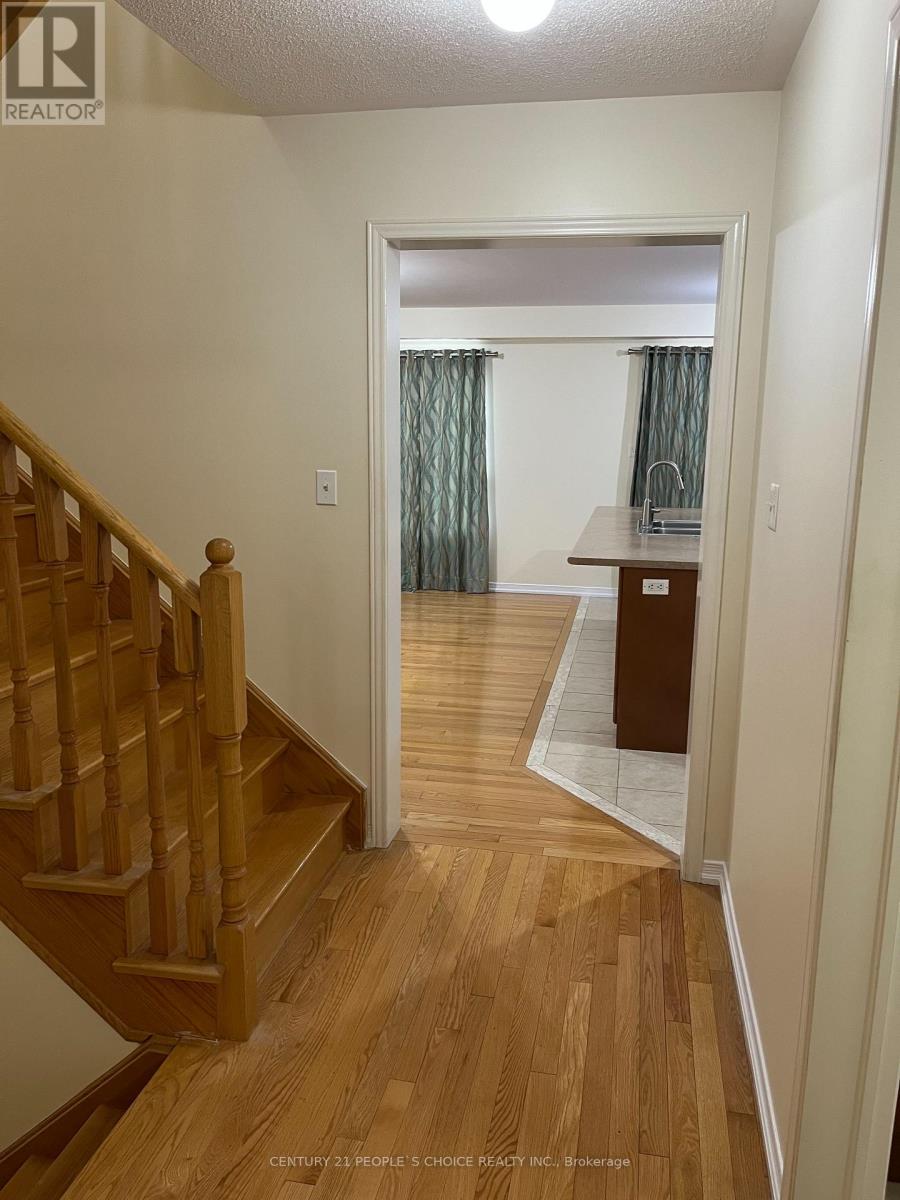 Upper - 14 Bersan Terrace, Brampton, Ontario  L6P 3T2 - Photo 9 - W12642000