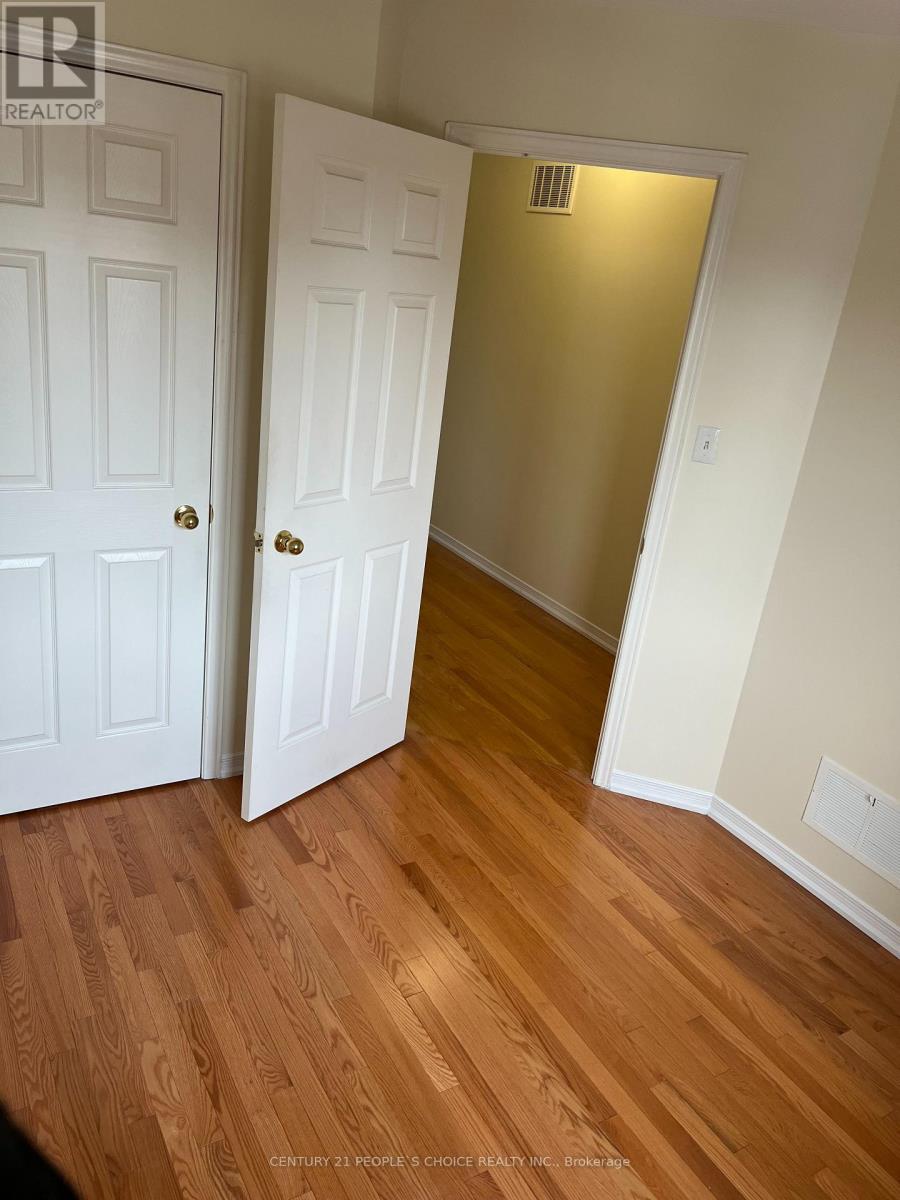 Upper - 14 Bersan Terrace, Brampton, Ontario  L6P 3T2 - Photo 29 - W12642000