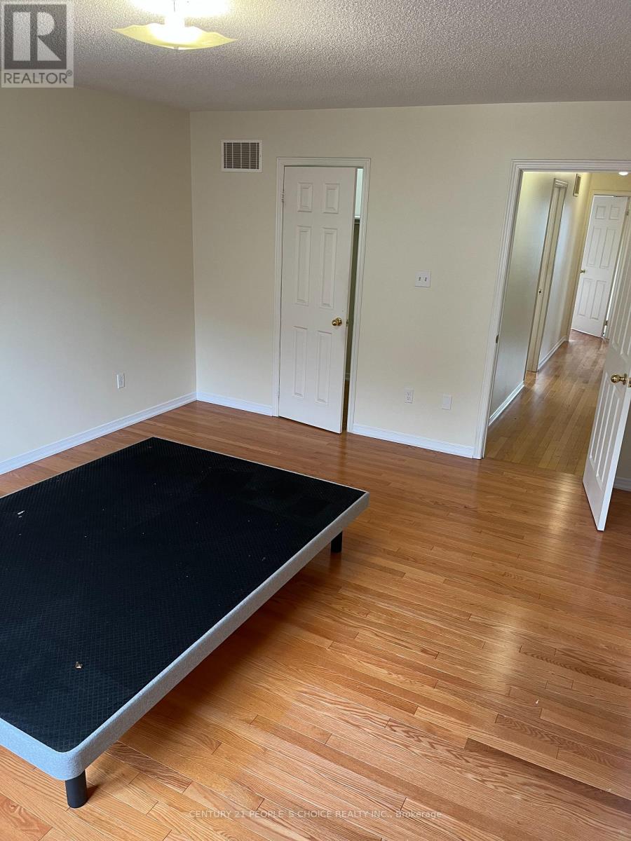 Upper - 14 Bersan Terrace, Brampton, Ontario  L6P 3T2 - Photo 19 - W12642000