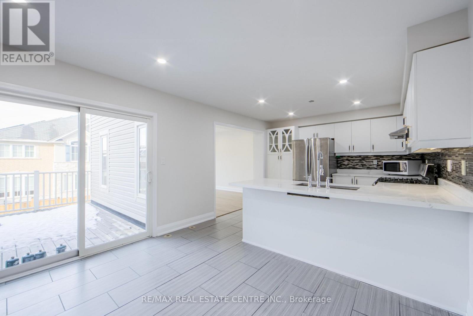 299 Dymott Avenue, Milton, Ontario  L9T 0Z5 - Photo 17 - W12642756