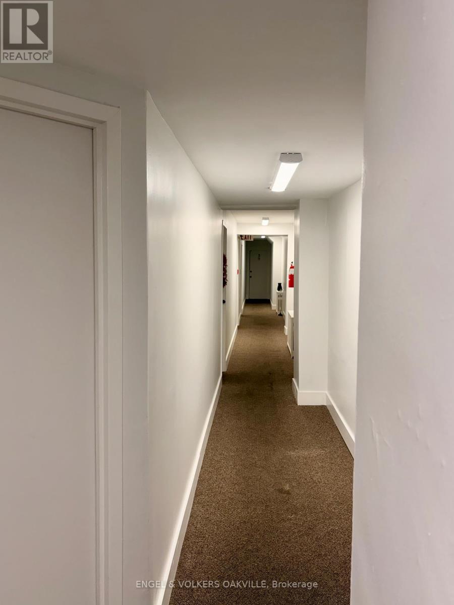 4 - 155 Lakeshore Road E, Oakville, Ontario  L6J 5C3 - Photo 12 - W12642772