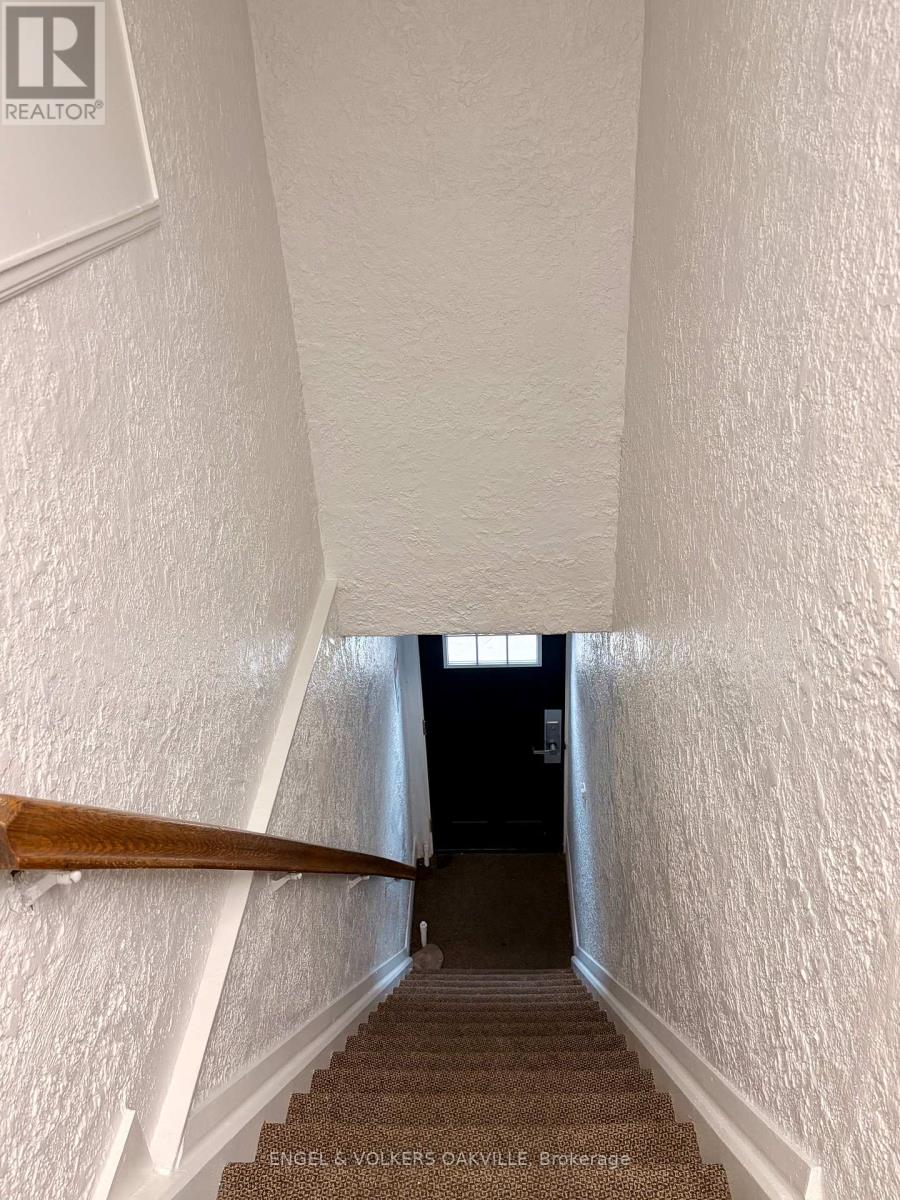 4 - 155 Lakeshore Road E, Oakville, Ontario  L6J 5C3 - Photo 13 - W12642772