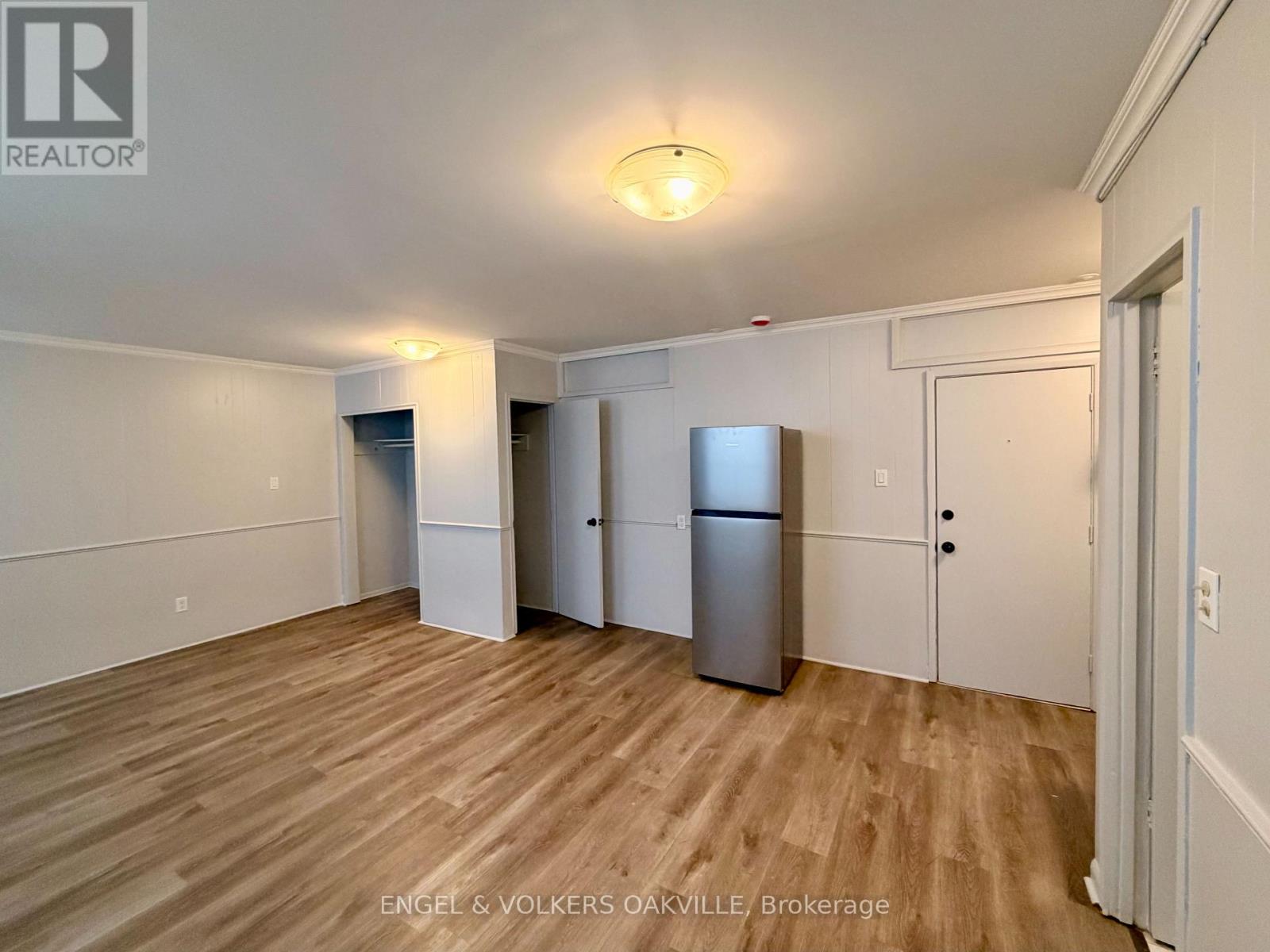 4 - 155 Lakeshore Road E, Oakville, Ontario  L6J 5C3 - Photo 8 - W12642772