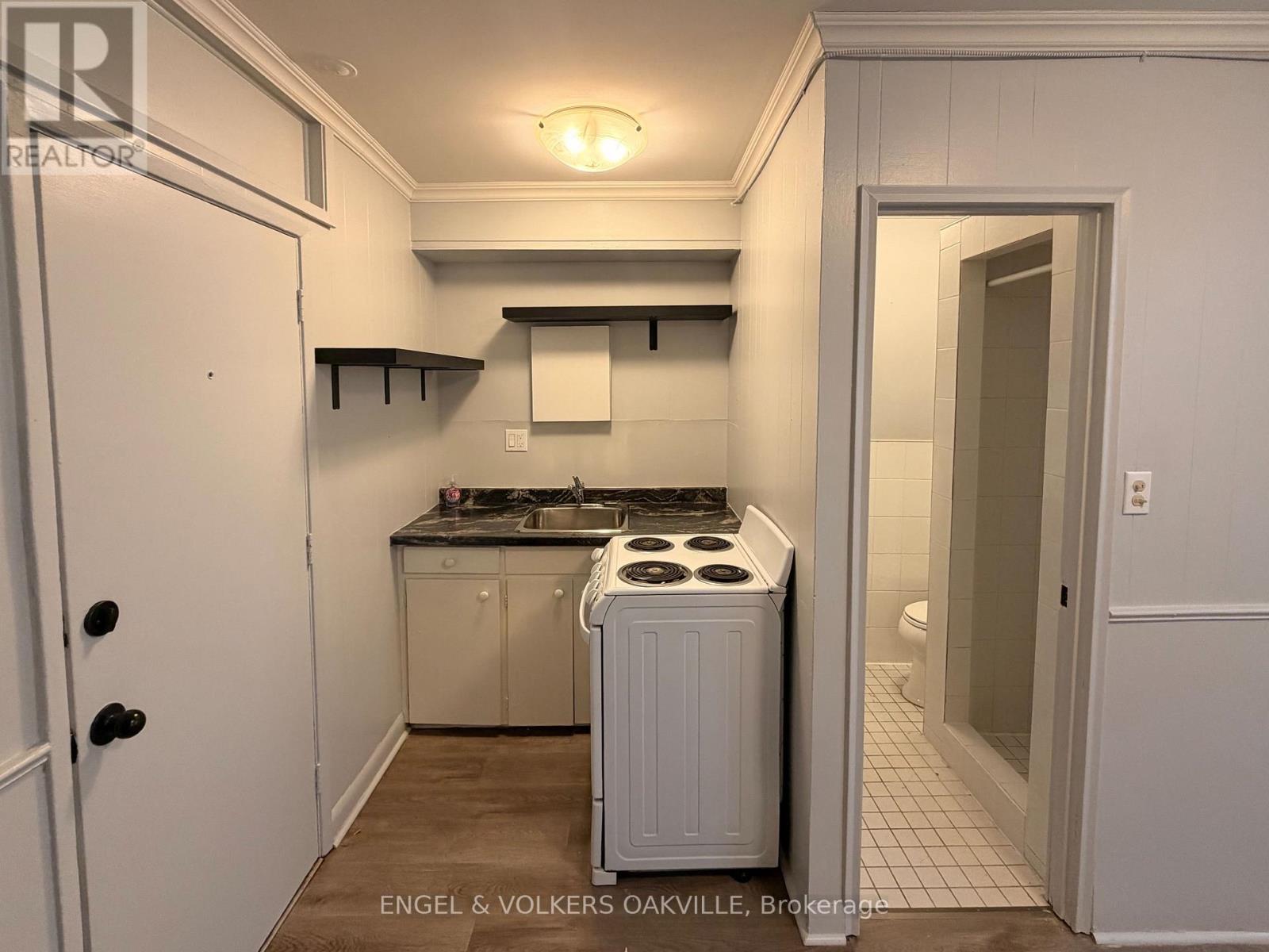 4 - 155 Lakeshore Road E, Oakville, Ontario  L6J 5C3 - Photo 9 - W12642772