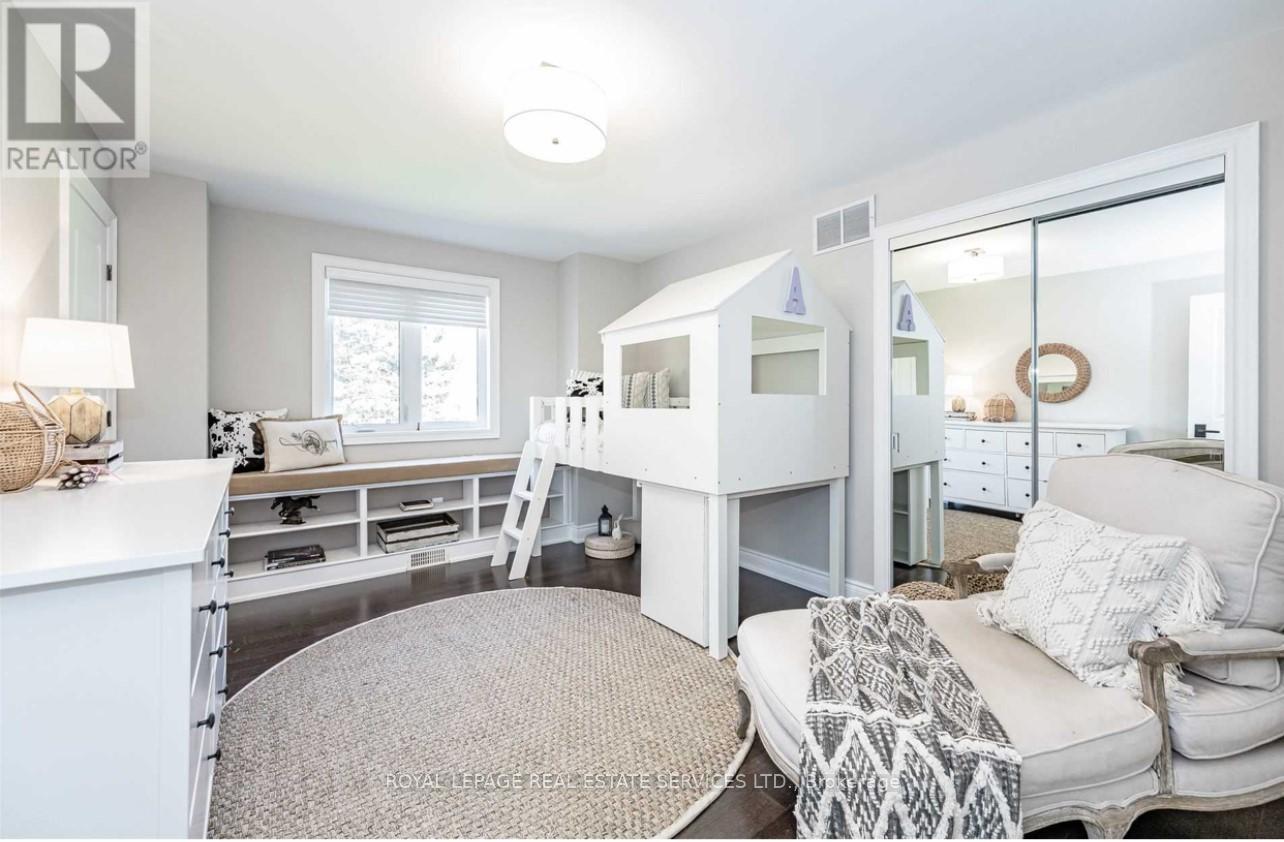 1302 Hillview Crescent, Oakville, Ontario  L6H 2C7 - Photo 21 - W12642790