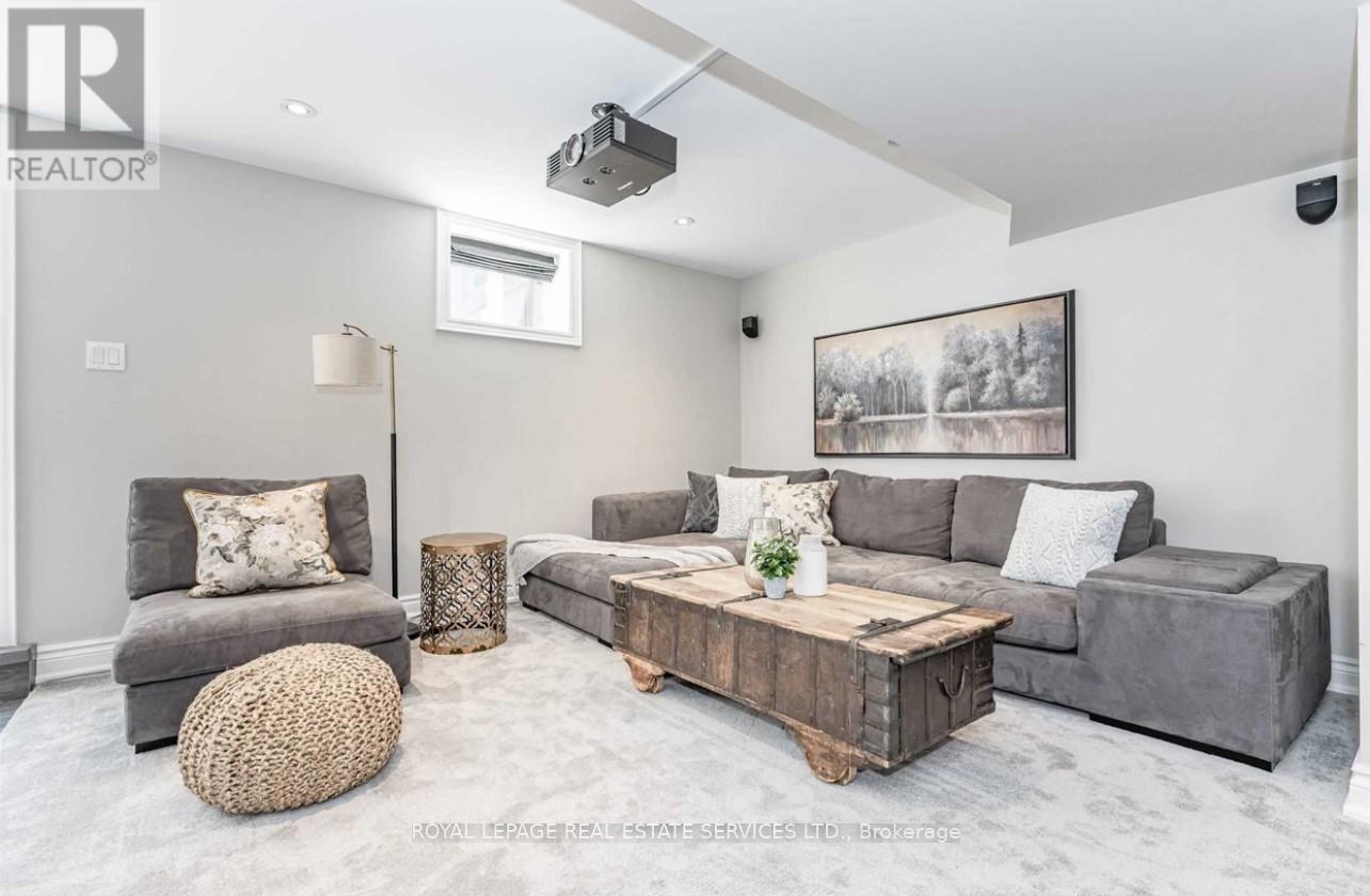 1302 Hillview Crescent, Oakville, Ontario  L6H 2C7 - Photo 28 - W12642790