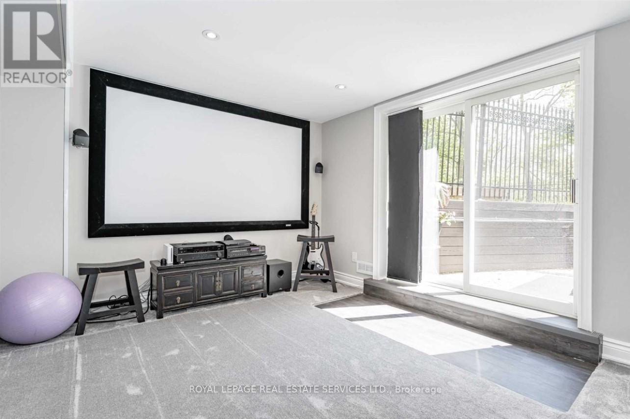 1302 Hillview Crescent, Oakville, Ontario  L6H 2C7 - Photo 30 - W12642790