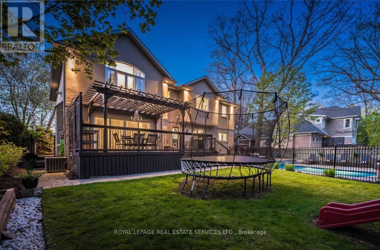 1302 Hillview Crescent, Oakville, Ontario  L6H 2C7 - Photo 34 - W12642790