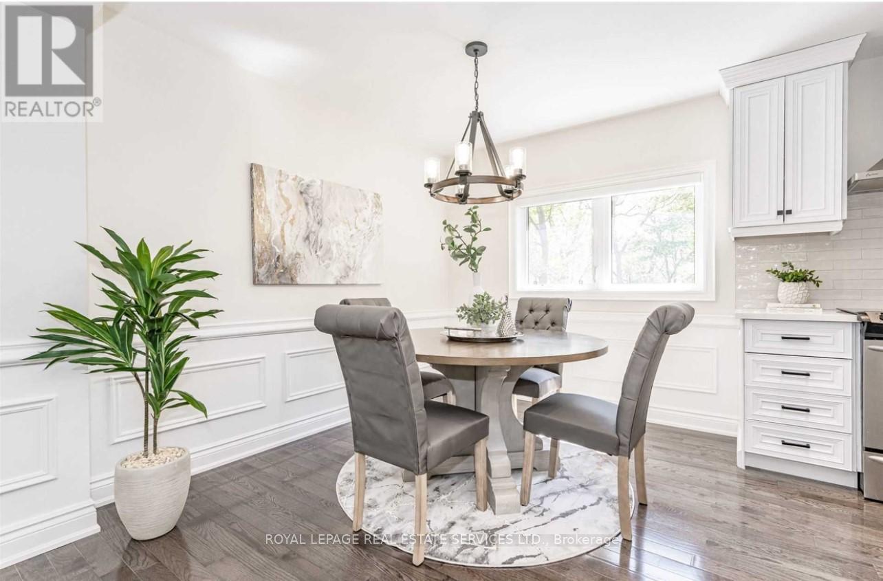 1302 Hillview Crescent, Oakville, Ontario  L6H 2C7 - Photo 7 - W12642790