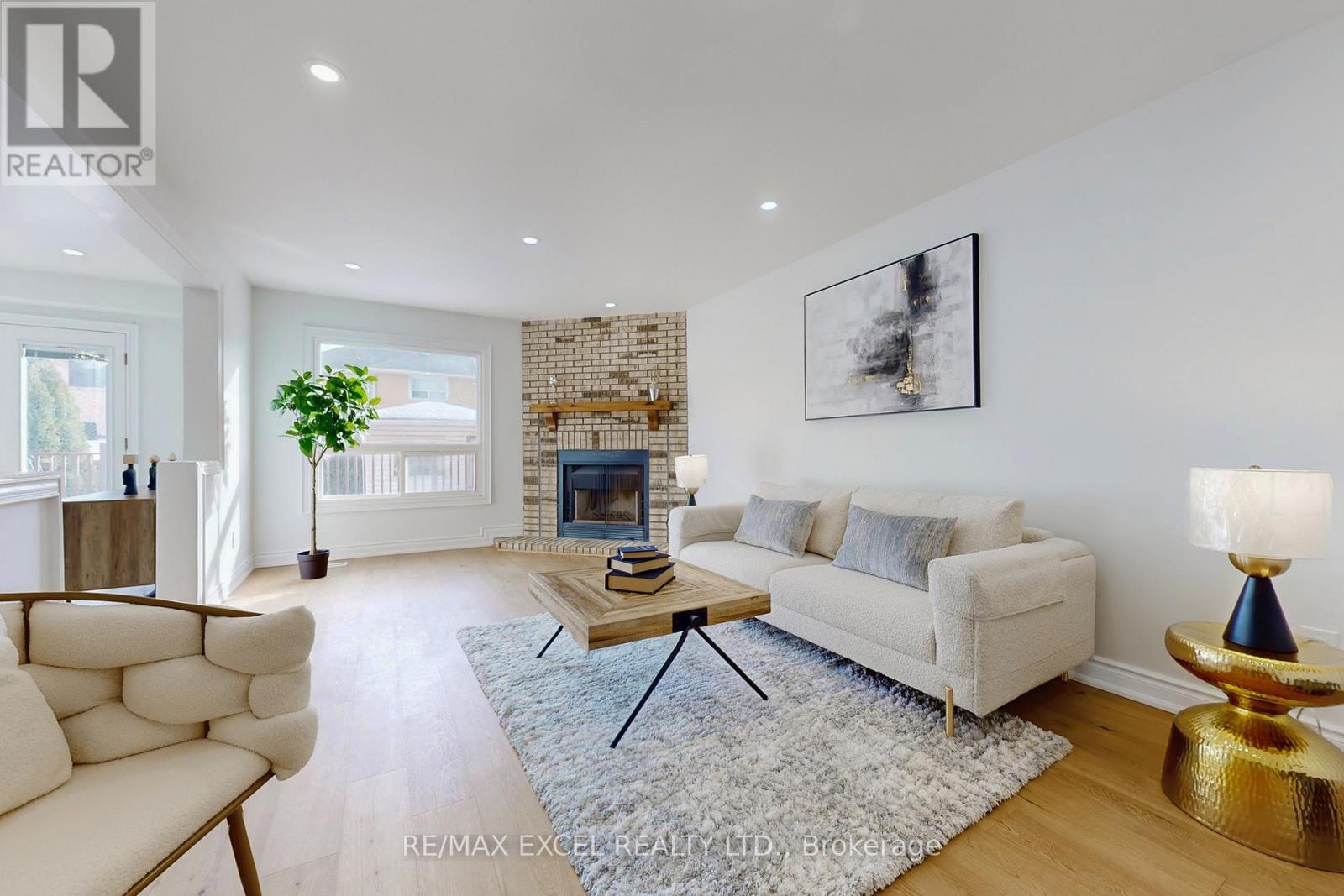 4388 Guildwood Way, Mississauga, Ontario  L5R 2A4 - Photo 12 - W12642818